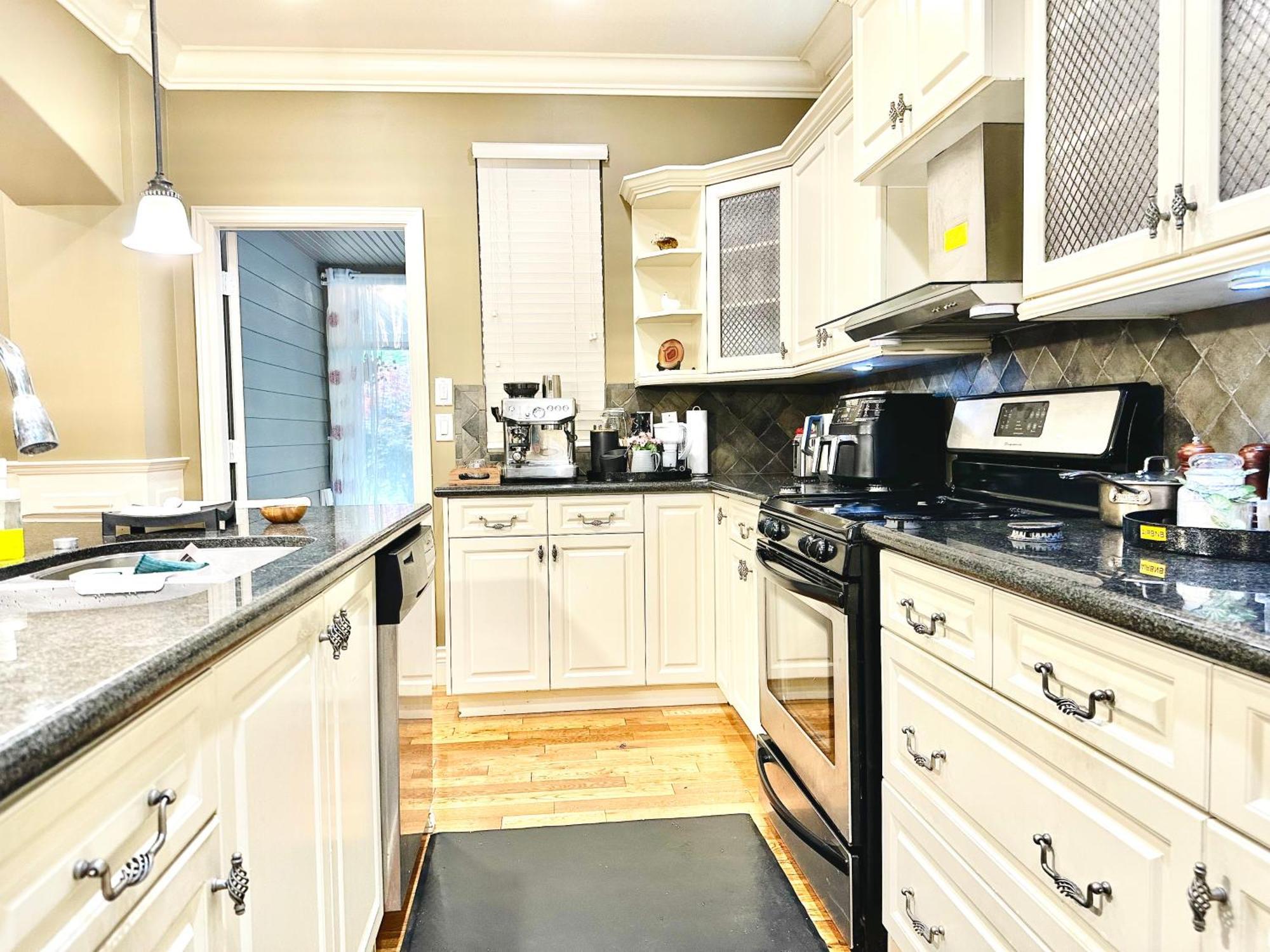 Scorpio House Langley Room B ภายนอก รูปภาพ
